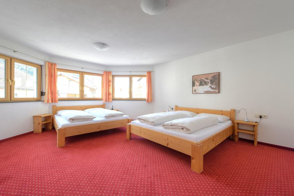Appartement Strolz Schnann Ruang foto