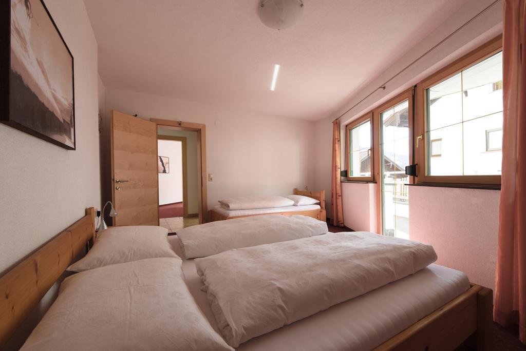 Appartement Strolz Schnann Ruang foto