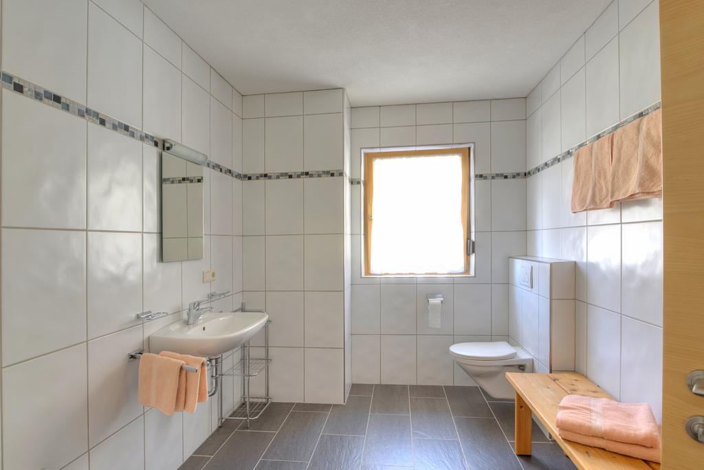 Appartement Strolz Schnann Ruang foto