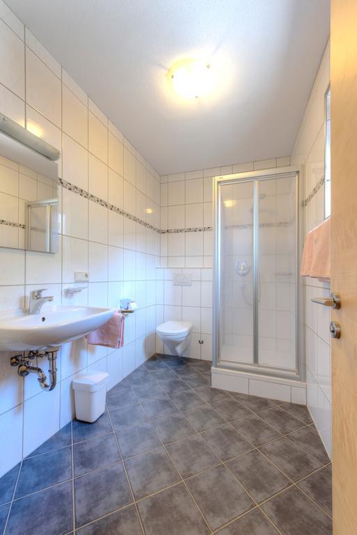 Appartement Strolz Schnann Ruang foto