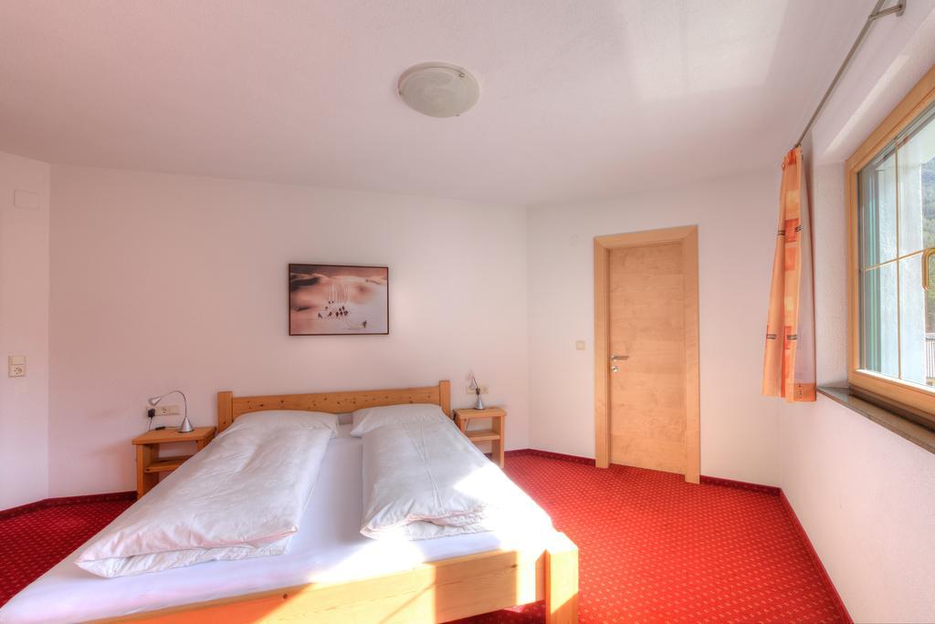 Appartement Strolz Schnann Ruang foto