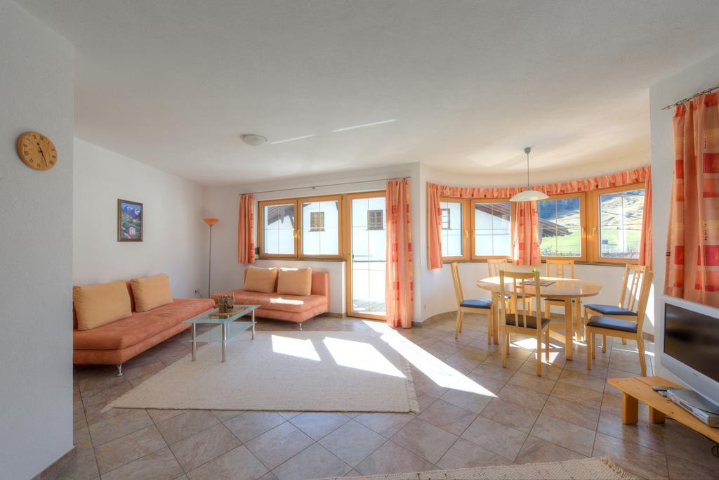 Appartement Strolz Schnann Ruang foto