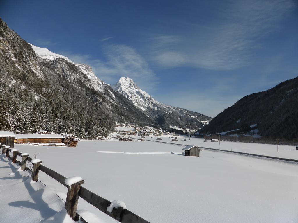 Appartement Strolz Schnann Ruang foto